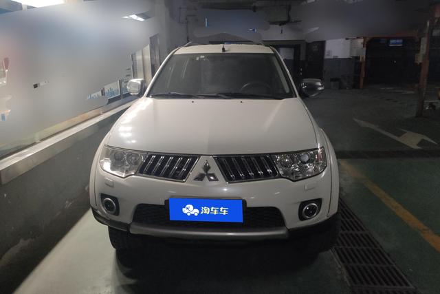 Mitsubishi Pajero Jinchang (imported)