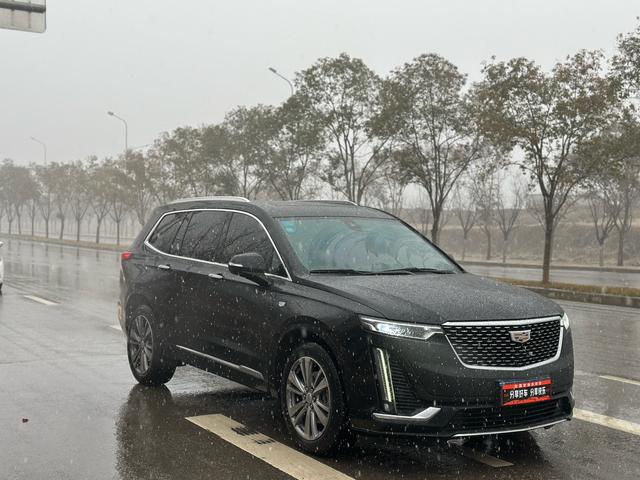 Cadillac XT6