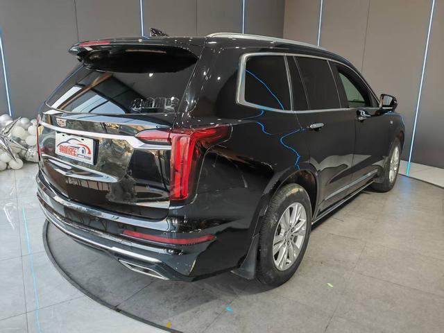 Cadillac XT6