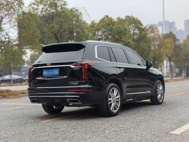 Cadillac XT6