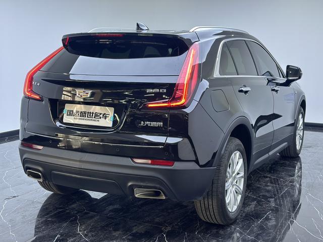 Cadillac XT4