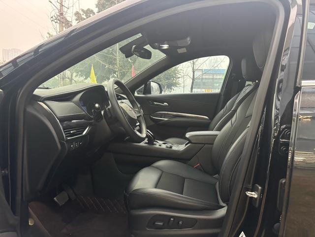 Cadillac XT4