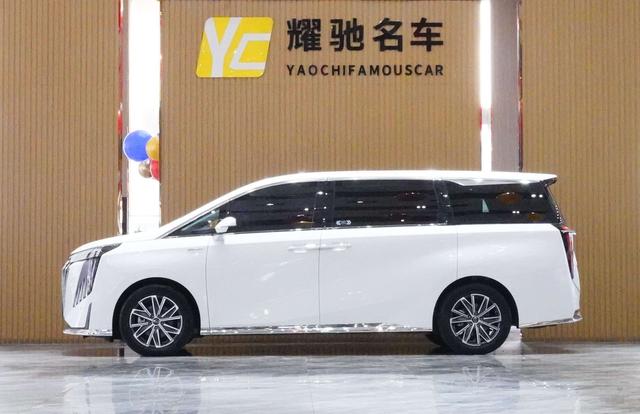 GAC Trumpchi M8