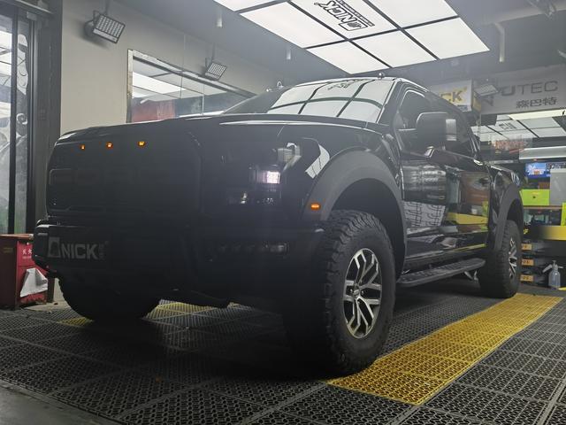 Ford F-150 Raptor