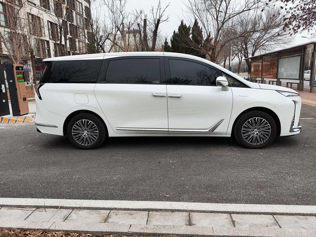 Buick GL8 PHEV