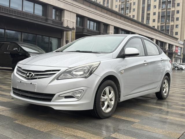 Hyundai Rena