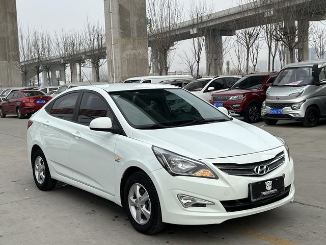 Hyundai Rena