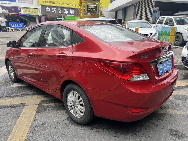 Hyundai Rena