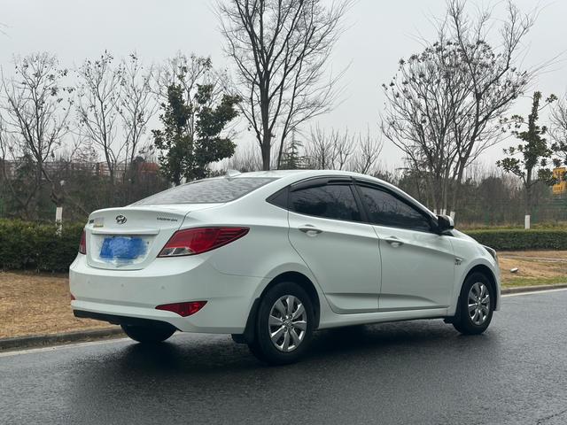 Hyundai Rena