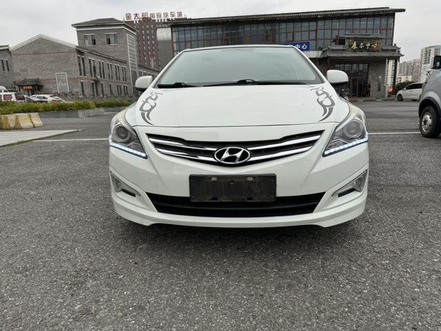 Hyundai Rena