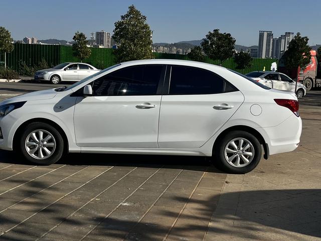 Hyundai Rena