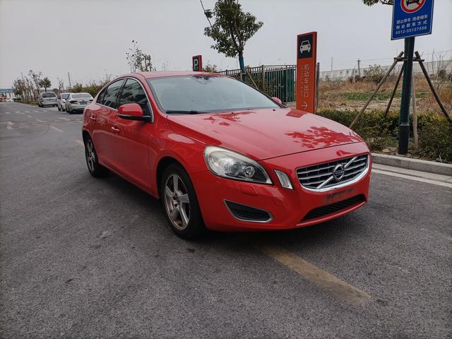 Volvo S60 (imported)