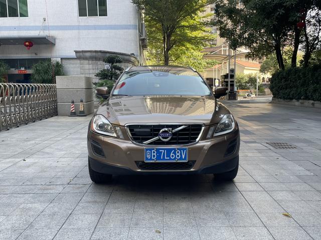 Volvo XC60 (imported)