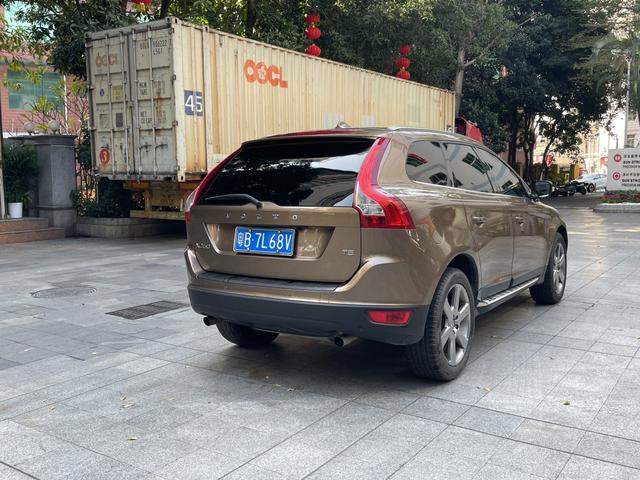 Volvo XC60 (imported)