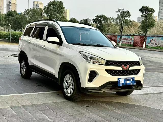 Wuling Hongguang S3