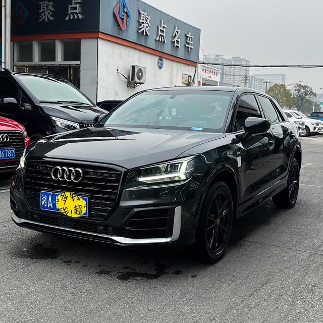 Audi Q2L