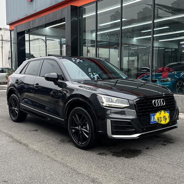 Audi Q2L