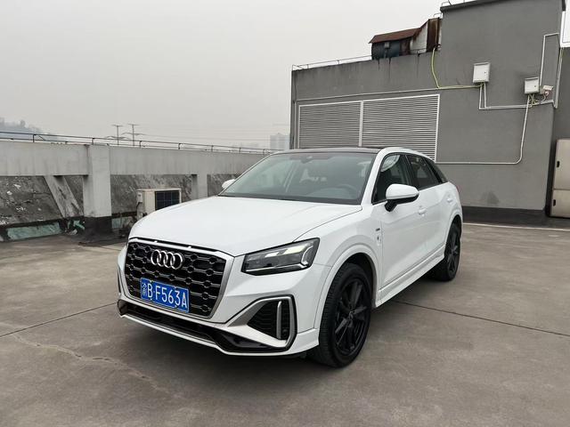 Audi Q2L