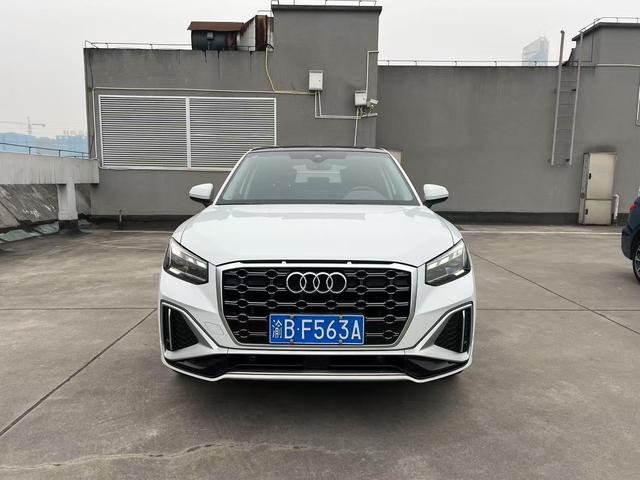 Audi Q2L