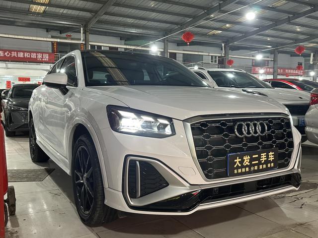 Audi Q2L