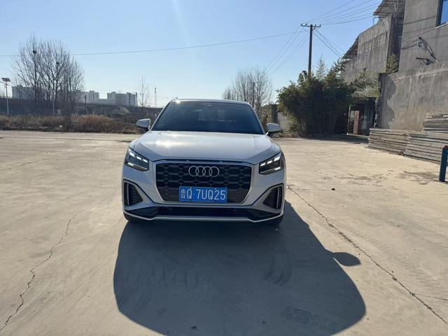 Audi Q2L