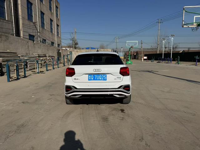 Audi Q2L