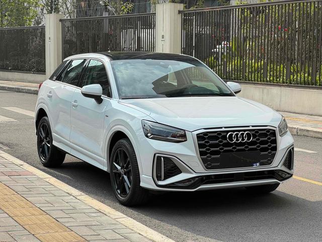 Audi Q2L