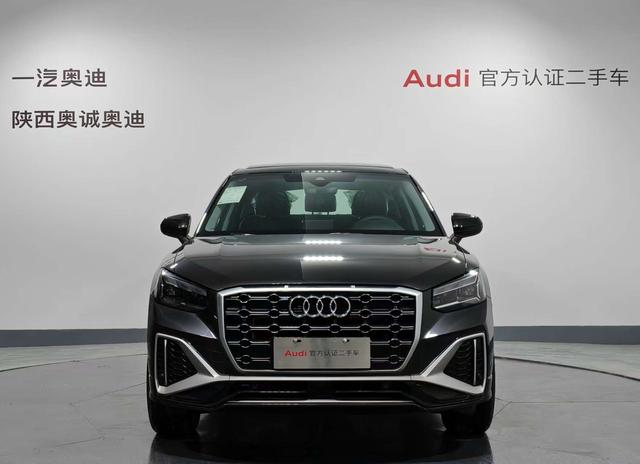 Audi Q2L