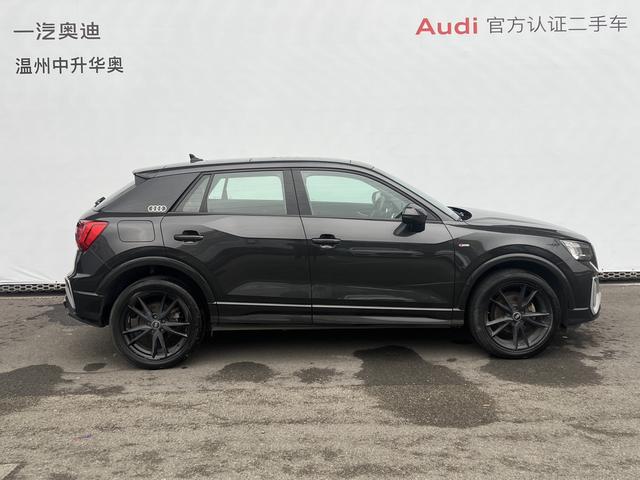 Audi Q2L