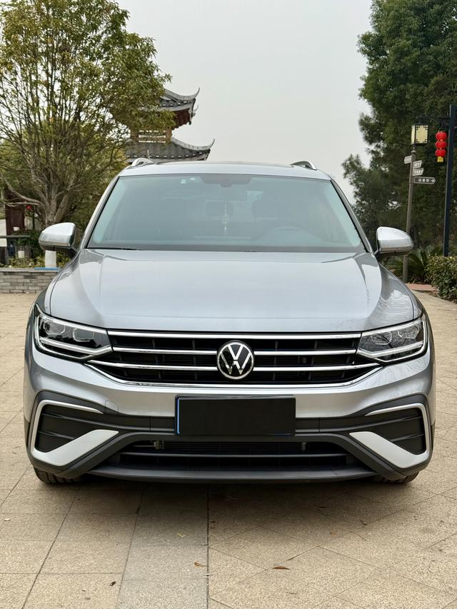 Volkswagen Tiguan L