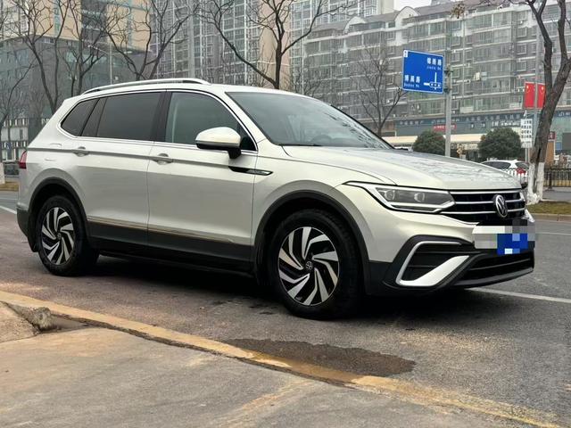 Volkswagen Tiguan L