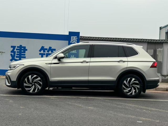 Volkswagen Tiguan L