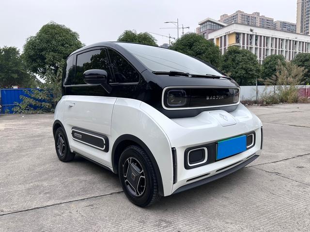 Baojun E300