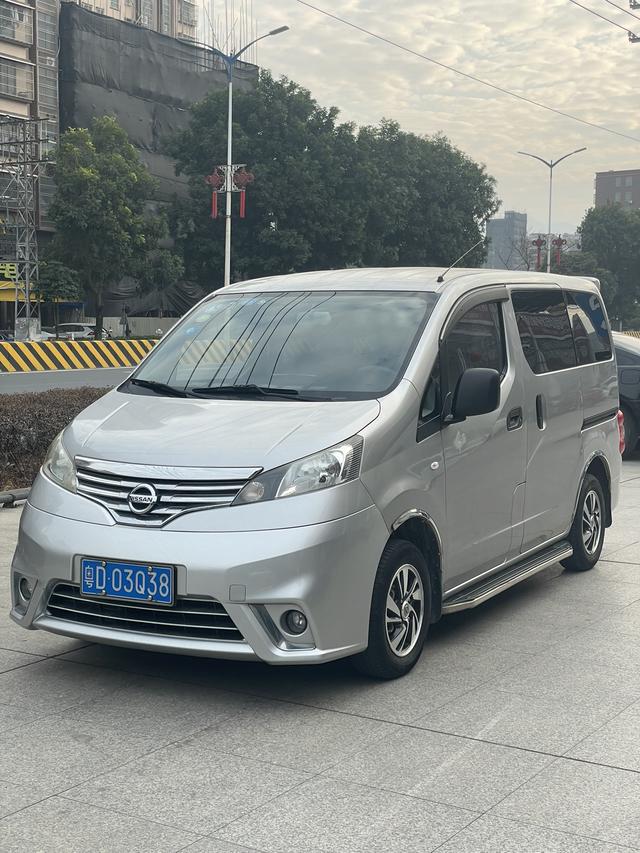 Nissan NV200