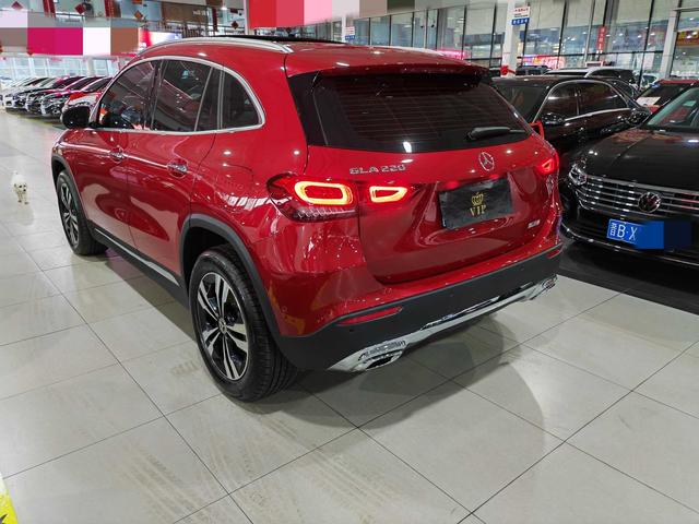 Mercedes-Benz GLA