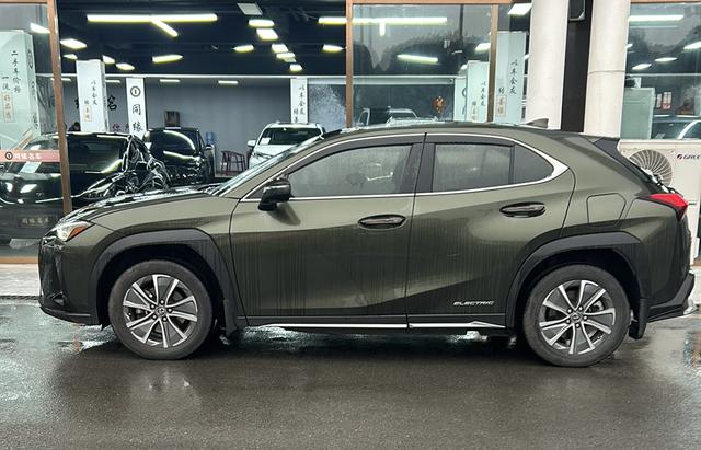 Lexus UX EV