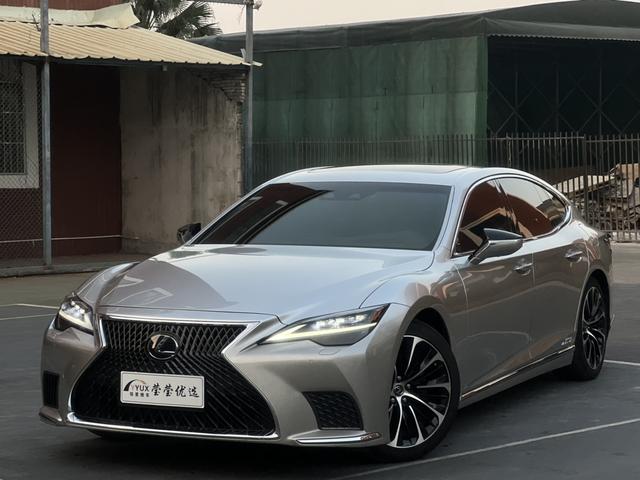 Lexus LS