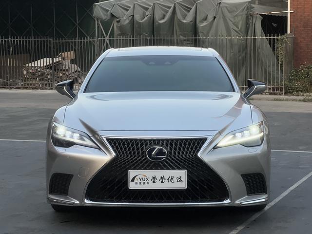 Lexus LS