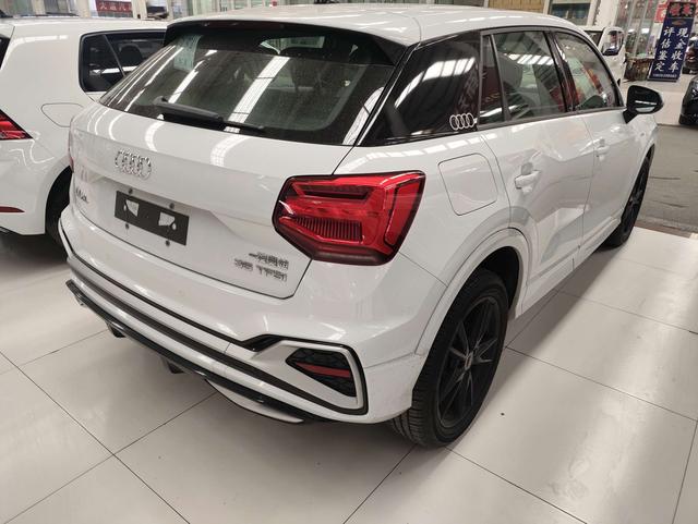 Audi Q2L