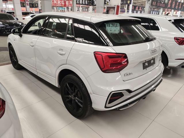 Audi Q2L