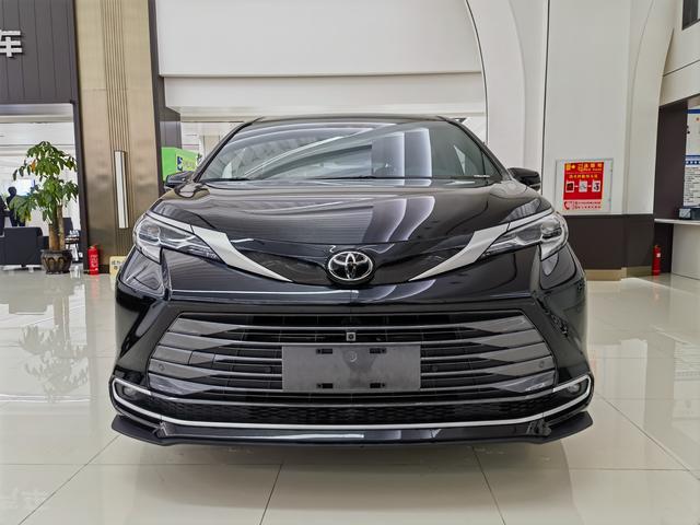 Toyota Senna