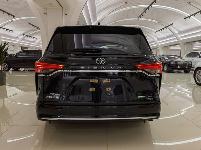 Toyota Senna