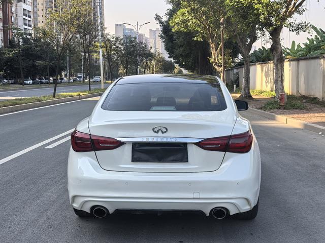 Infiniti Q50L