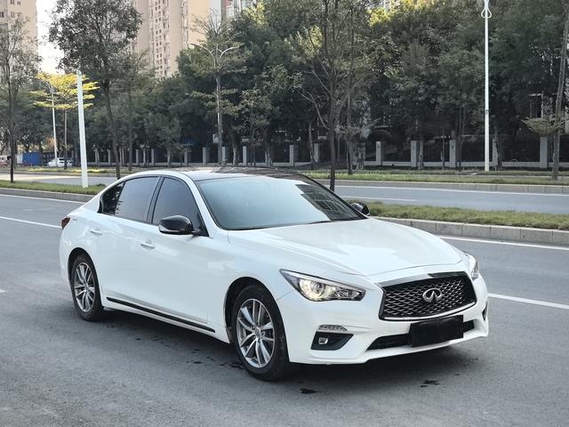 Infiniti Q50L