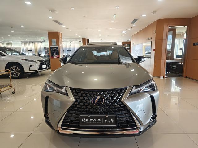 Lexus UX