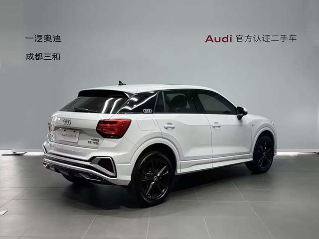 Audi Q2L