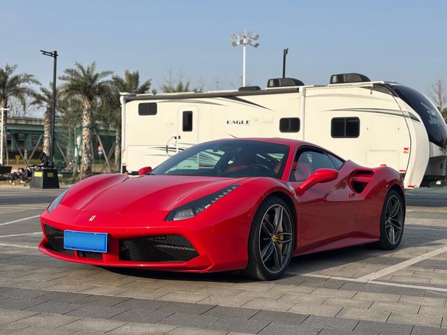 Ferrari 488