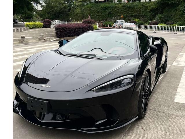 McLaren GT