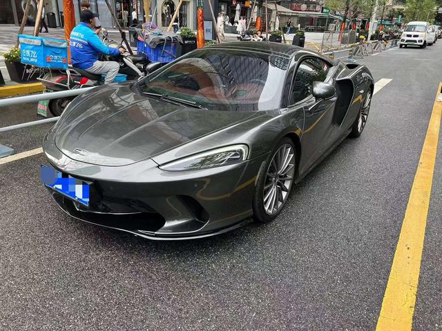 McLaren GT