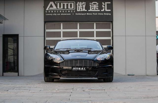 Aston Martin DBS